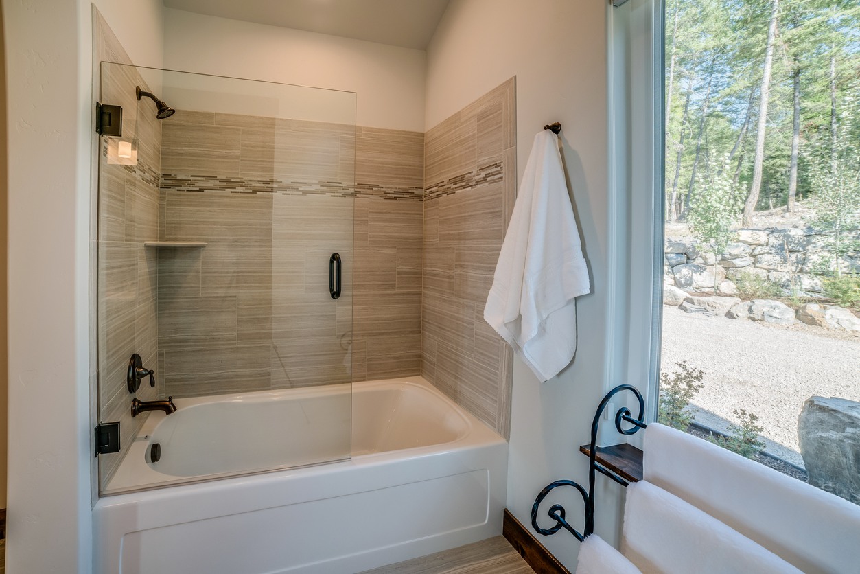 Shower & Tub Installation in Longcreek